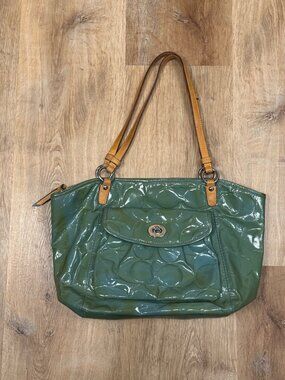 Vintage Coach Signature Leah Embossed Patent Leather Shoulder Tote Bag F14663